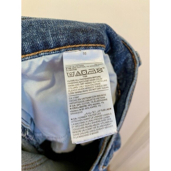 Old Navy Jeans Mid Rise Boyfriend Crop Womens Size 16 Teri Medium Wash Stretch - Picture 6 of 7